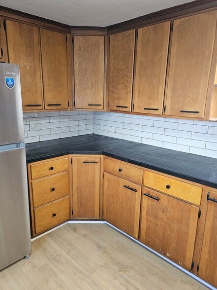 Building Photo - 32 Phelps St