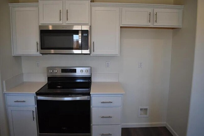 Building Photo - 736 Athena Dr