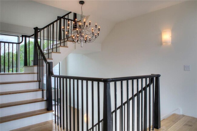 Building Photo - 766 Indian Ave