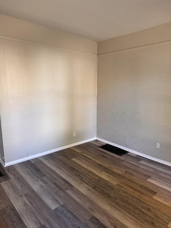 Building Photo - 564 Eastern Ave