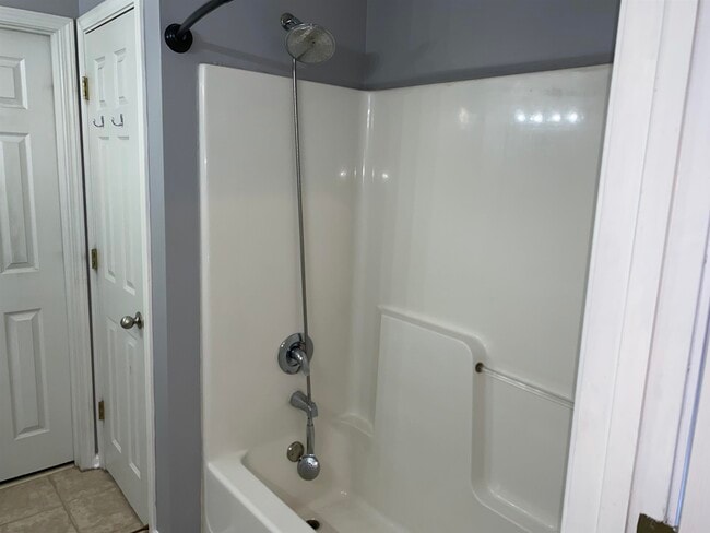 Building Photo - 1306 Isle Pointe Dr