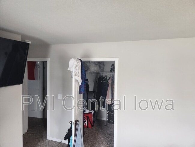Building Photo - 4175 Cheyenne Ct