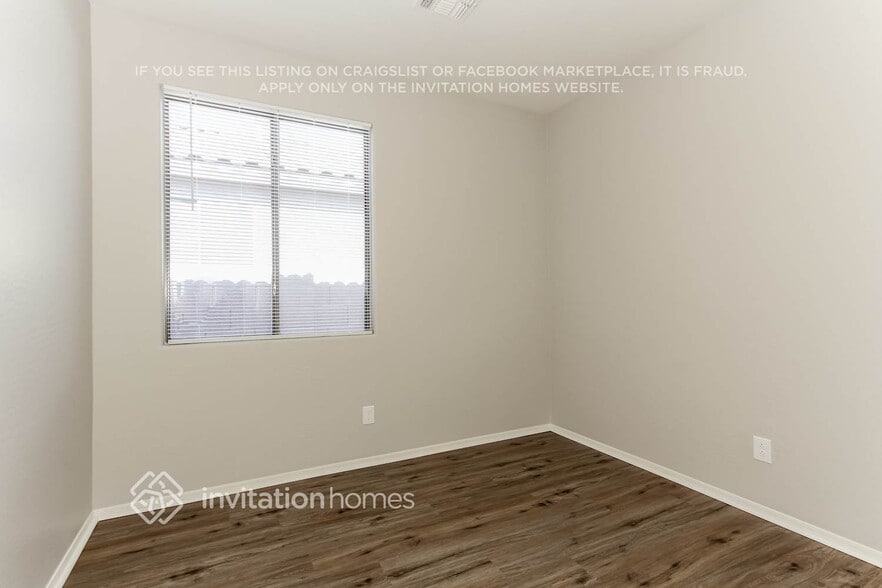 Building Photo - 9526 W Minnezona Ave