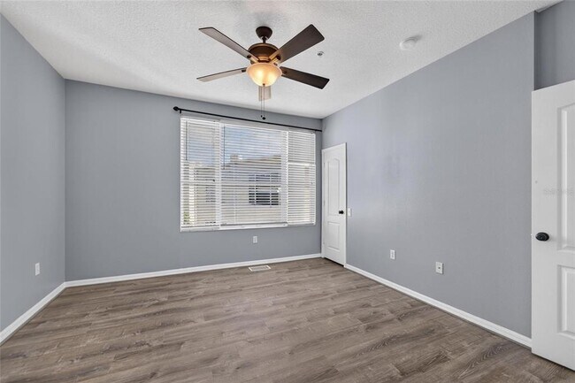 Building Photo - 3186 Bayshore Oaks Dr