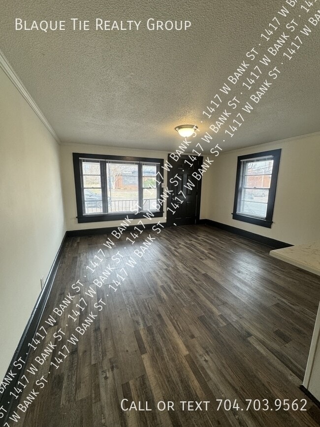 Building Photo - 1417 W Bank St