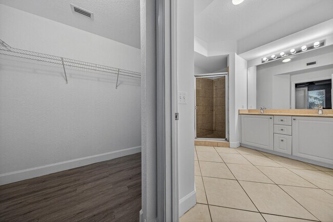 Building Photo - 1660 Renaissance Commons Blvd