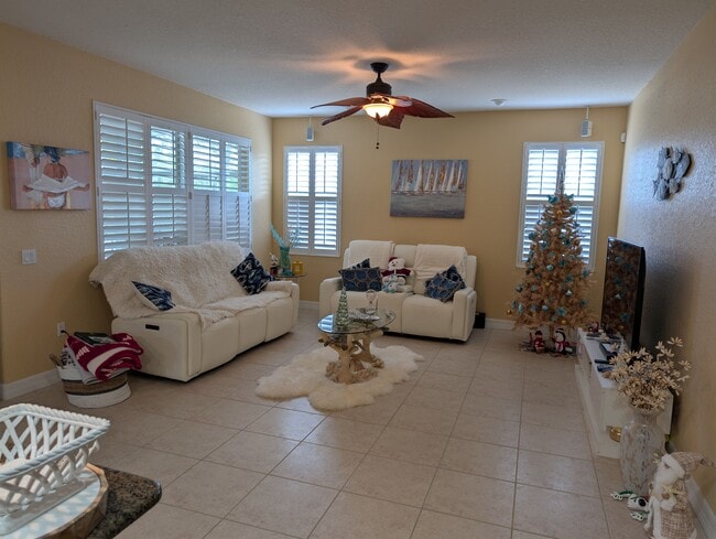 Building Photo - 718 Bunker View Dr