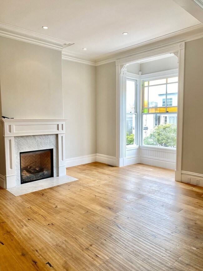 Building Photo - 5BR/3.5BA Elegant Presidio Heights Home! Flat Yard! 2 Car Garage! Laundry! PROGRESSIVE