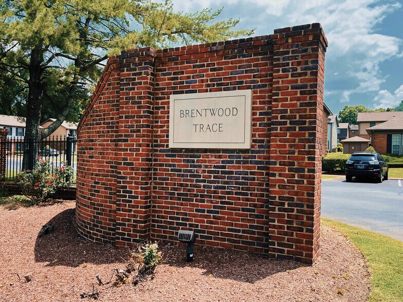 Community entrance - 5750 Brentwood Trace