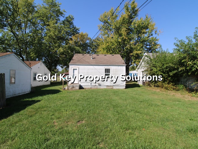 Building Photo - COMING SOON!! 2 BR 1 BA House with Covered...
