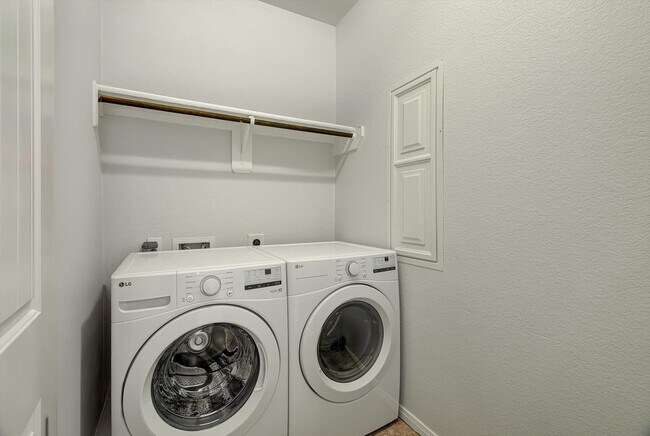 Building Photo - 4203 Bergamo Shores Dr