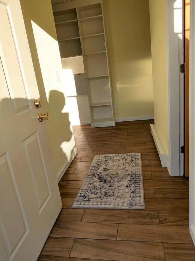 Building Photo - 14 Wellstone Dr