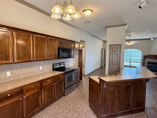 Building Photo - Gorgeous Four Bedroom Home in Scissortail Landing of Edmond