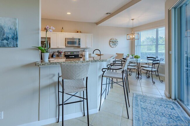 Building Photo - 2371 SW Carriage Hill Terrace