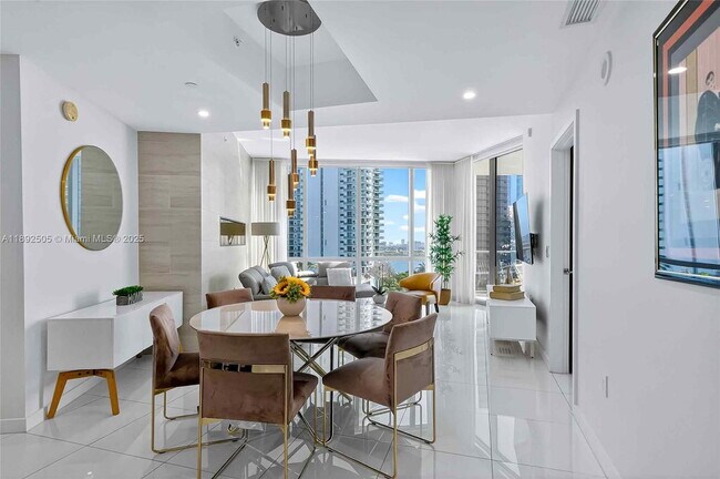 Building Photo - 851 NE 1st Ave