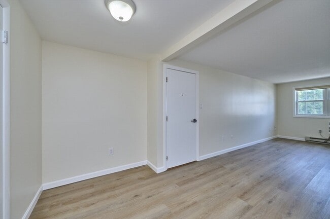 Building Photo - 15 Old Colony Ln