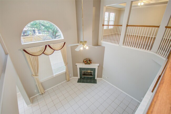 Building Photo - 411 Green Stone Ct