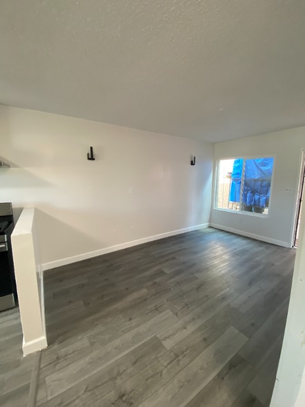 Building Photo - 1515-1515 E 20th St