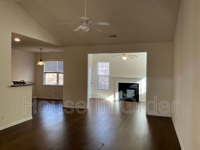 Building Photo - 46 Summer Meadow Rd