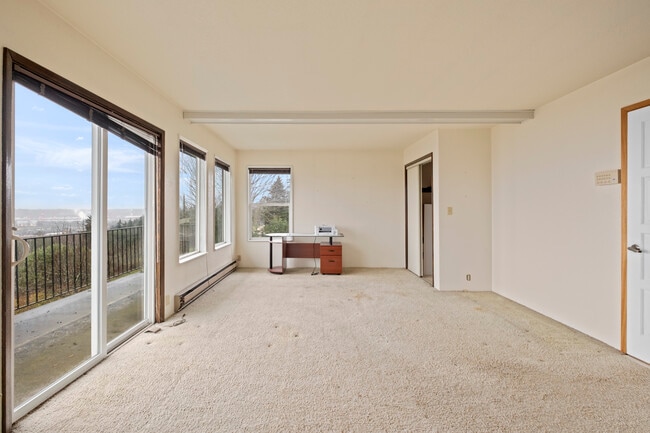 Building Photo - 414 E 32nd St