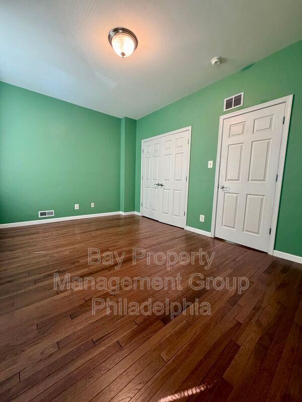 Building Photo - 3847 Spring Garden St