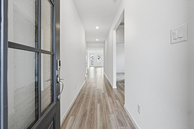 Building Photo - 9710 Rialto Hts Dr