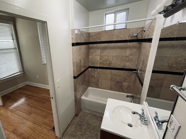 Building Photo - 42 N 10th St