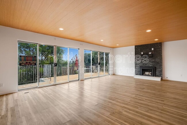 Building Photo - 12 Elna Dr