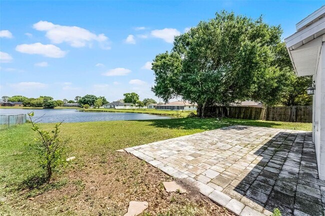 Building Photo - 119 Floral Ct