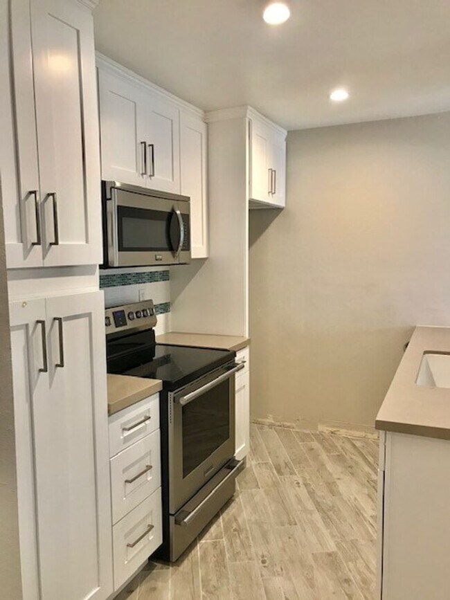 Building Photo - Totally Updated Ocean View 1 bedroom in The Village