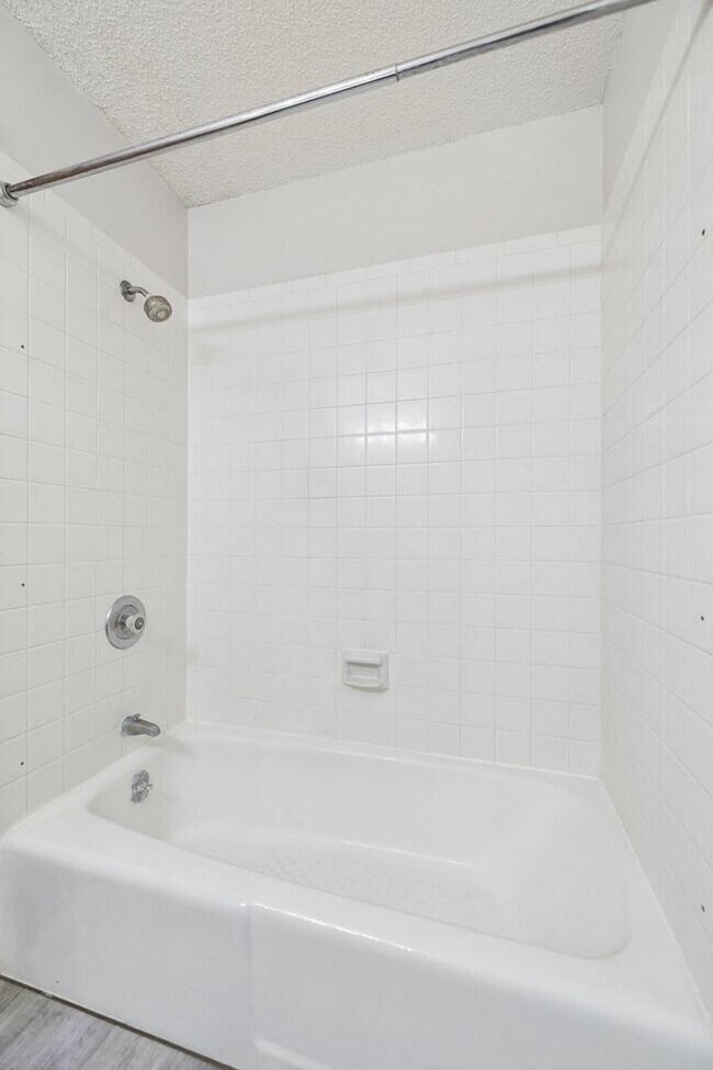 Building Photo - 139 N 11th St