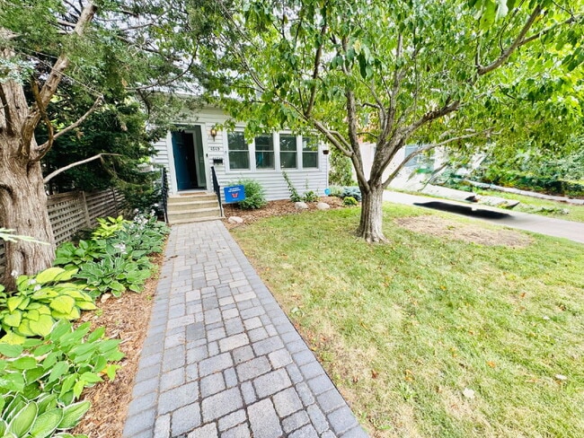Building Photo - Charming 3-Bedroom Oasis with Elegant Touches & Finished Basement on Washburn Ave!