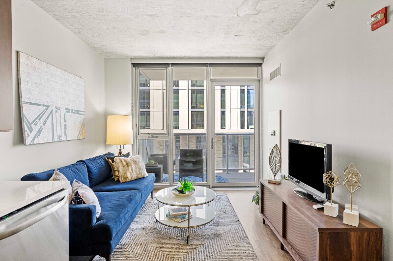 Primary Photo - 5 S Green St