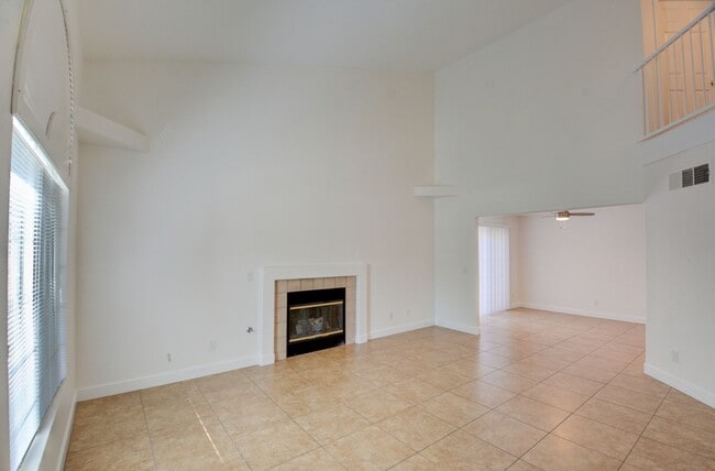Building Photo - Renovated and Modern. This fantastic 2br in a gated community in Silverado Ranch has all the amen...