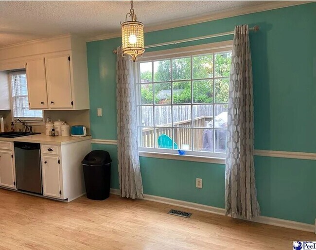 Building Photo - 3 bedroom 2 bath - In the heart of Florence