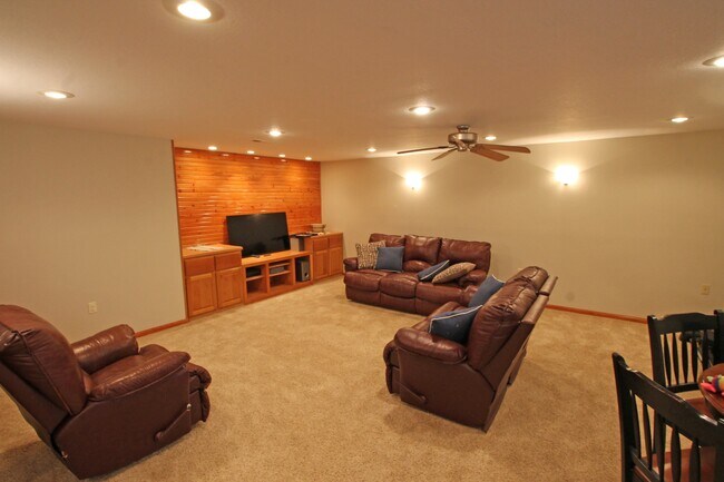 Building Photo - 11907 W Jewell St