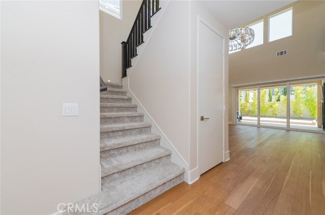 Building Photo - 60 Ray