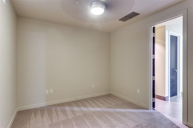 Building Photo - 2600 W 7th St