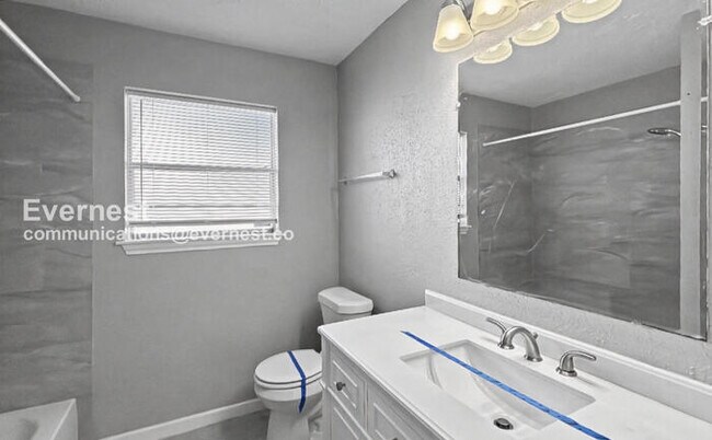 Building Photo - 4034 Cypressdale Dr