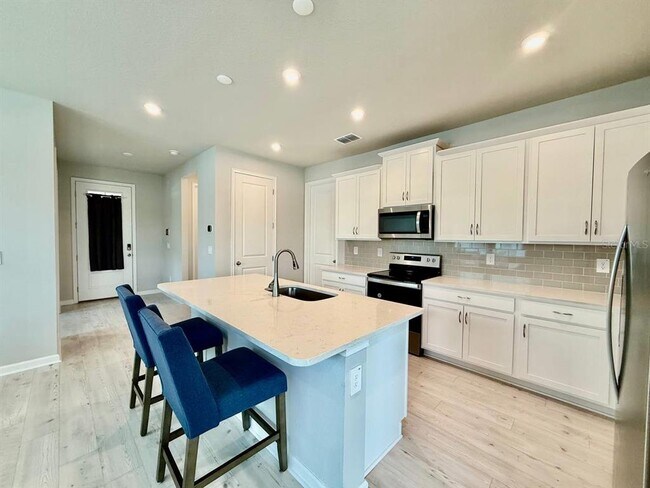 Building Photo - 6044 Timberdale Ave