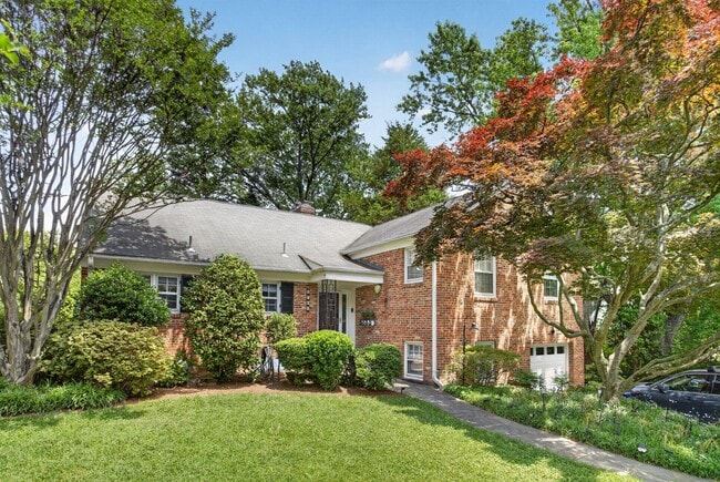 Building Photo - 5703 Cromwell Dr