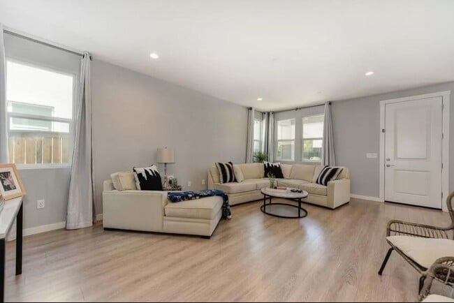 Building Photo - Gorgeous 4 Bedroom Patio Home in Rocklin