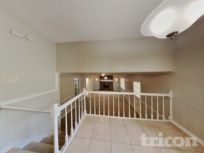 Building Photo - 5181 Vivid Dr SW