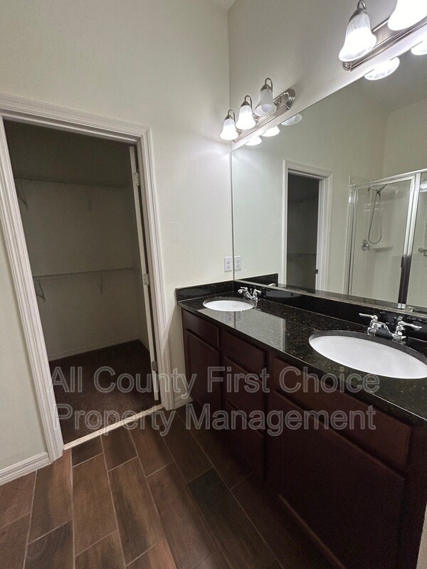 Building Photo - 6830 40th Ln N