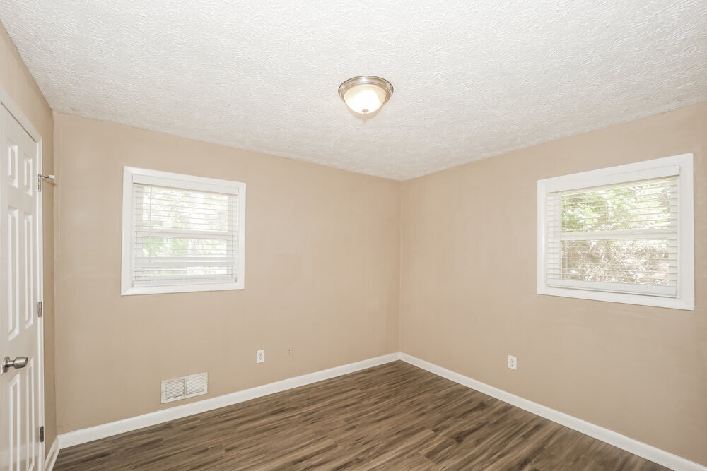 Building Photo - 303 Mercer Dr