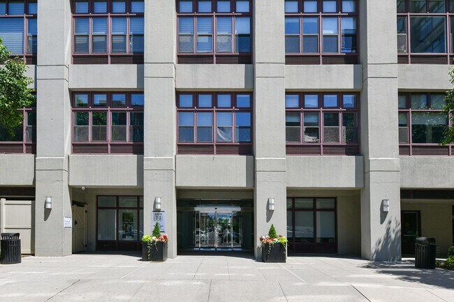 Building Photo - 1500 Washington St