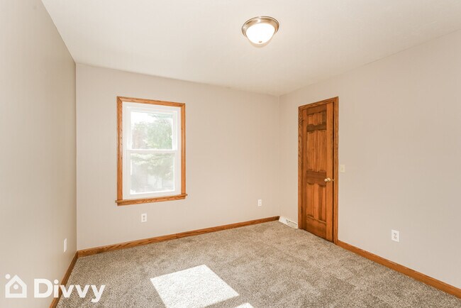 Building Photo - 6817 Salerno St NW