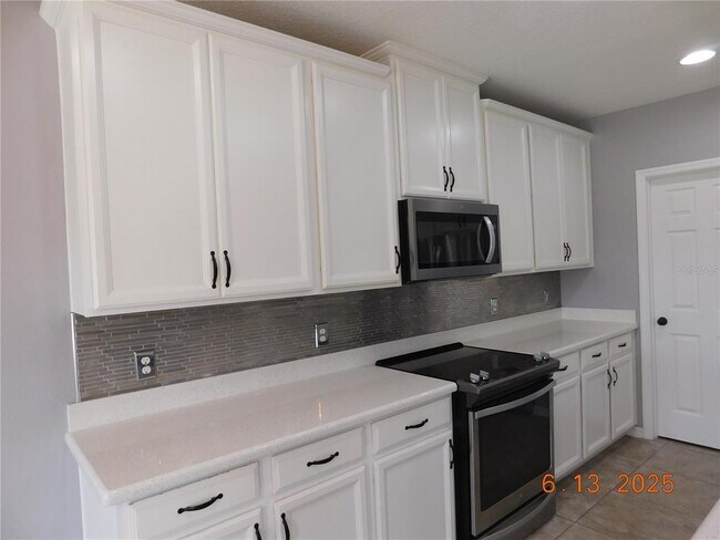 Building Photo - 3199 Turret Dr