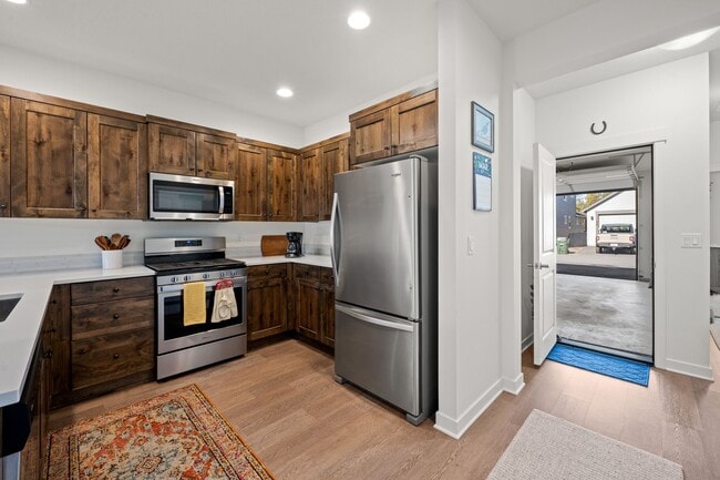 Building Photo - Beautiful Home with Modern Comforts