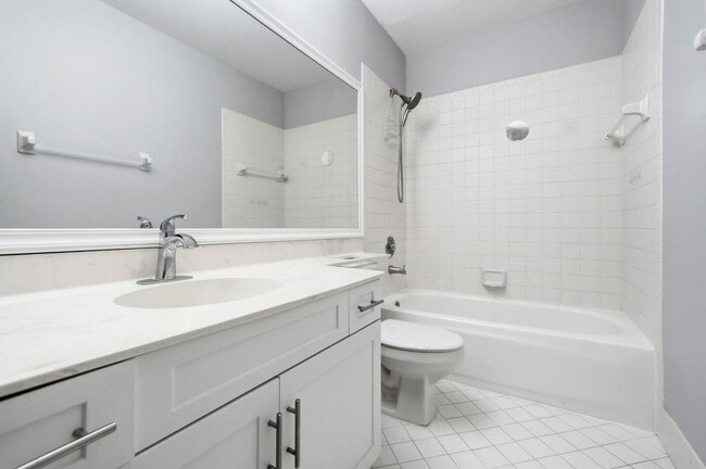 Building Photo - 5155 Europa Dr